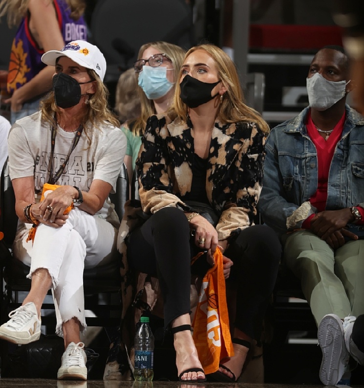 kaiyun.com-乔治都不玩播客了 富保罗合适吗？要不还是学皮尔斯做两性博主吧