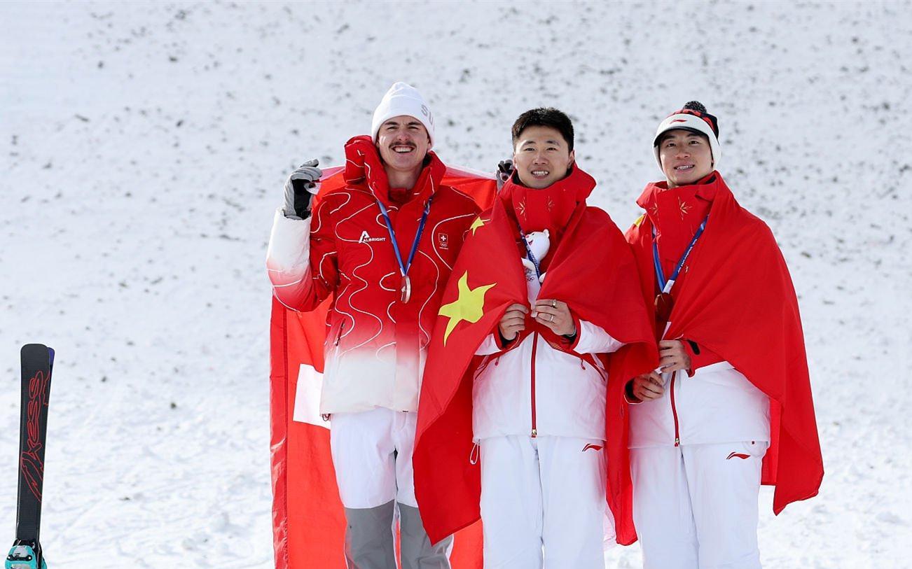 kaiyun.com-金牌夫妇!王心迪132.6分夺冠,携手徐梦桃创神迹,激动跪地庆祝